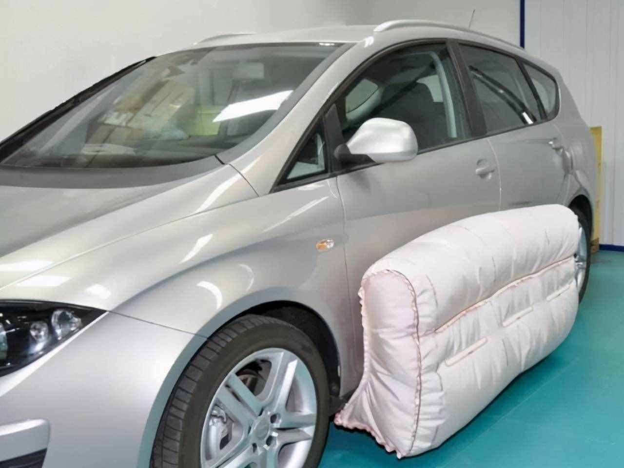 裝在車外的安全氣囊，創(chuàng)新更安全