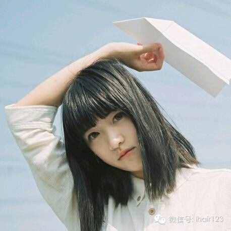 齊劉海中長(zhǎng)直發(fā)發(fā)型，好看又有氣質(zhì)！