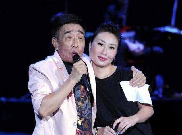 76歲男星患病暴瘦！獨(dú)寵小33歲嬌妻22年，自曝已為她買好房子