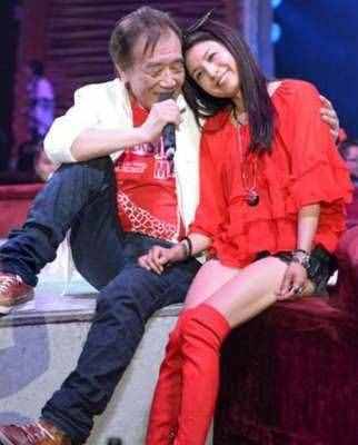 76歲男星患病暴瘦！獨(dú)寵小33歲嬌妻22年，自曝已為她買好房子
