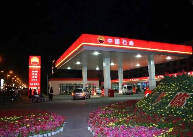 摩托車究竟是加95號(hào)油還是92號(hào)油，你加對(duì)了么？