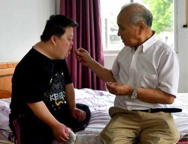 持續(xù)了24年的謊言，曾經的“天才指揮家”舟舟，到底經歷了什么？