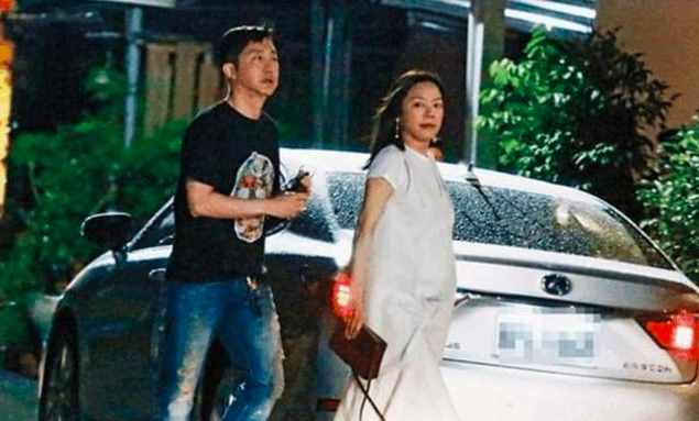 57歲庾澄慶二胎得子，再度當(dāng)爸曬照好心情藏不住