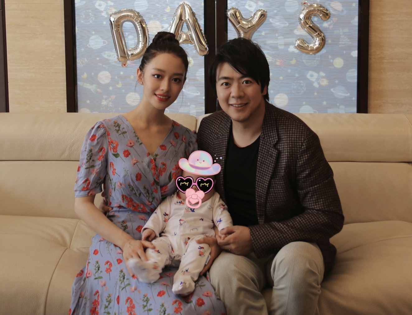 郎朗曬與老婆練琴，疑做錯(cuò)事被吉娜盯著，周杰倫看熱鬧不忘點(diǎn)贊