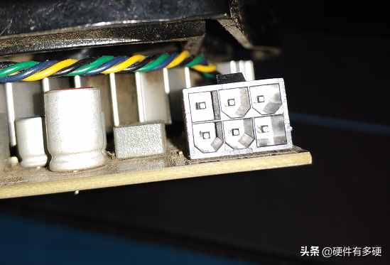 電腦機(jī)箱連線不會(huì)接？簡(jiǎn)述主板的各種接口