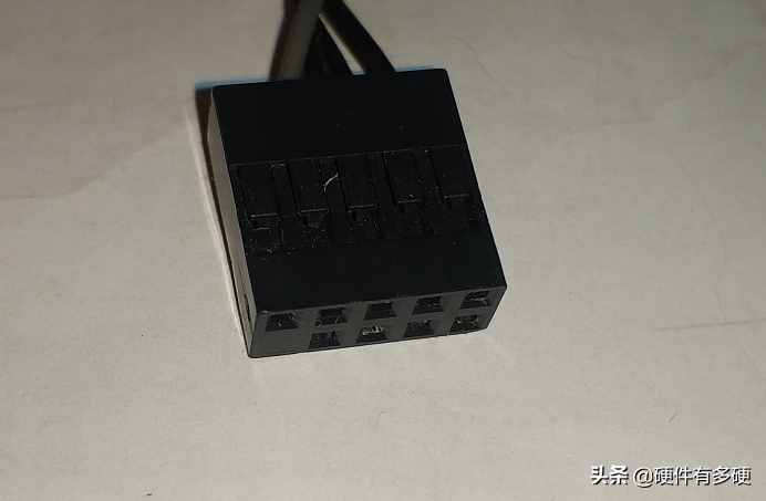 電腦機(jī)箱連線不會(huì)接？簡(jiǎn)述主板的各種接口
