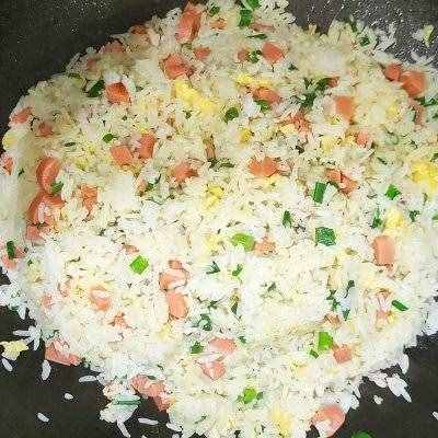 簡單易做蛋炒飯！全家人都愛