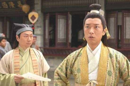 民間故事：清朝康熙年間，幾個農(nóng)民在山中看到一條巨龍