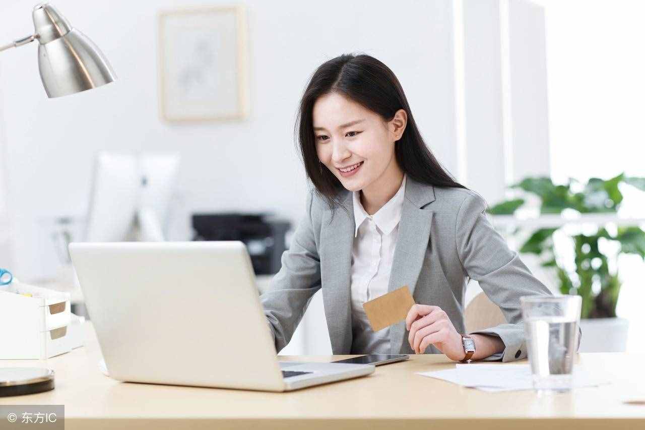 腳浮腫或與外因和內(nèi)因有關(guān)，這里送你5個(gè)消腫妙招