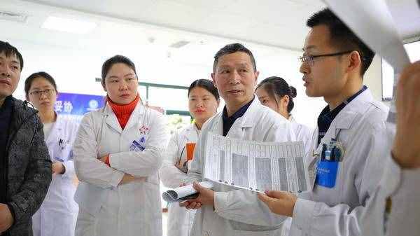 年輕時近視的人，老了就不會有“老花眼”？專家這樣說！