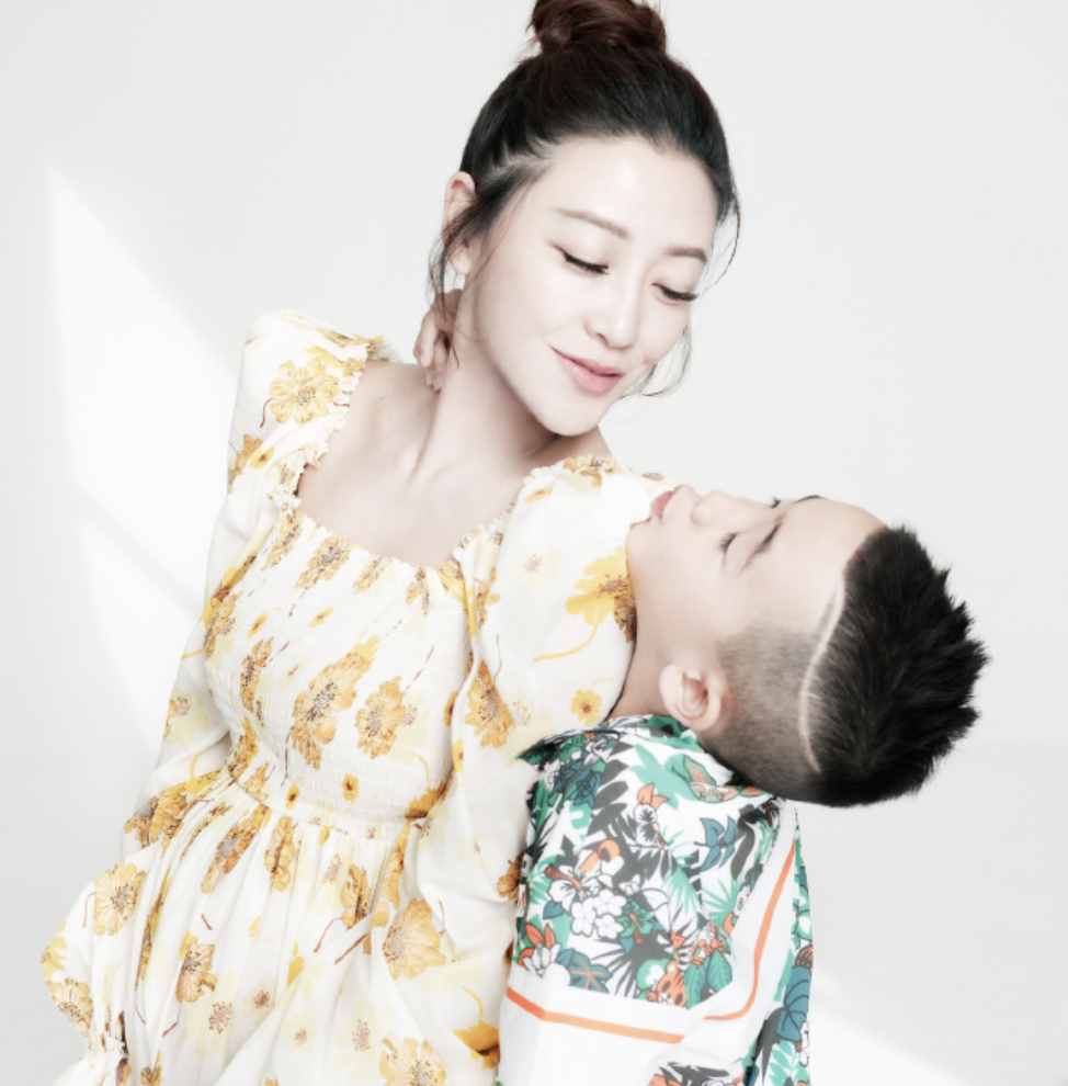 37歲應(yīng)采兒懷二胎8個(gè)月：高齡產(chǎn)婦的心酸，你根本想象不到