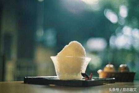 隨機(jī)應(yīng)變，變不利為有利