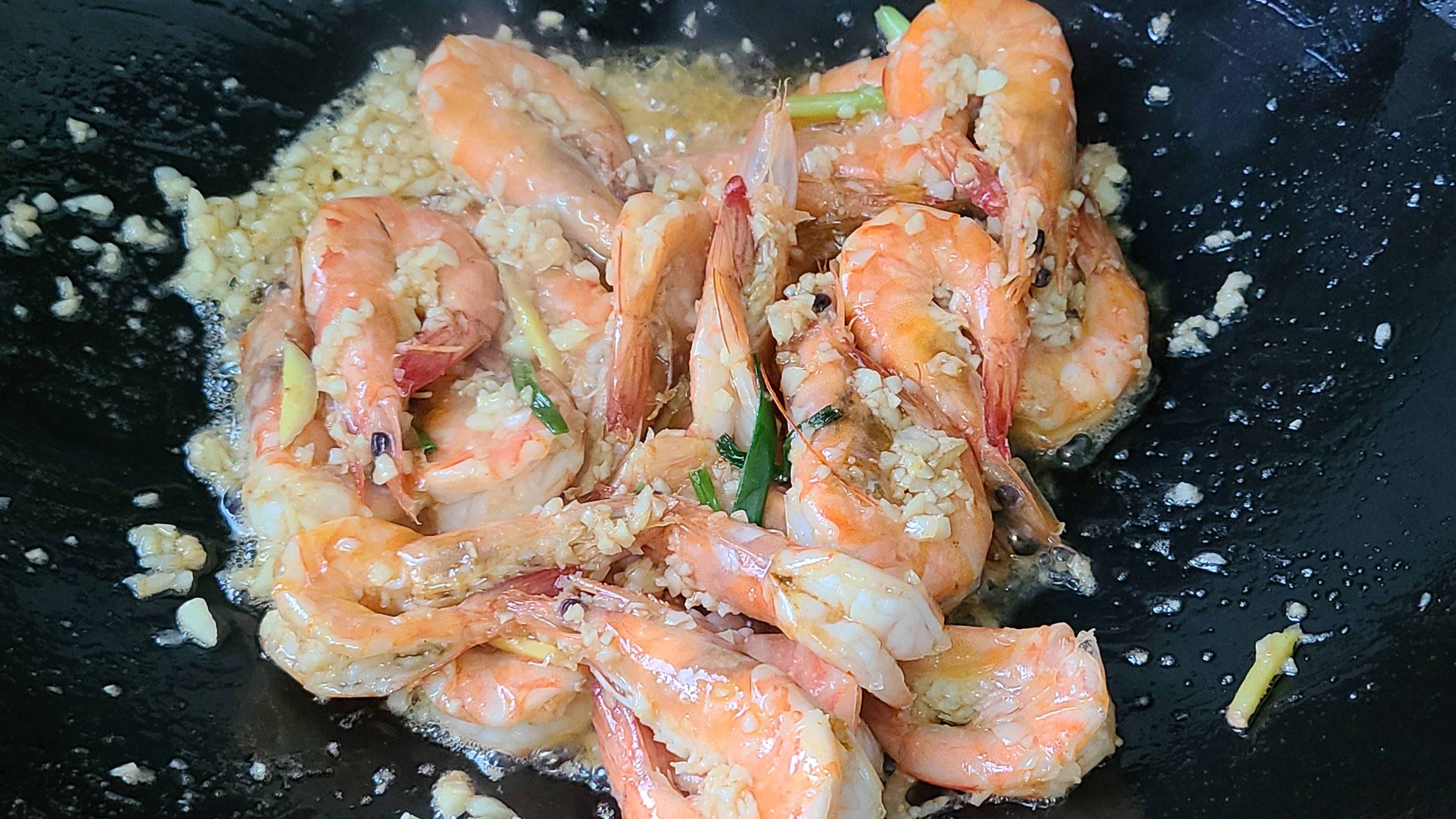 愛吃大蝦試試這種做法，簡單美味又好吃，超下飯，小孩很喜歡吃