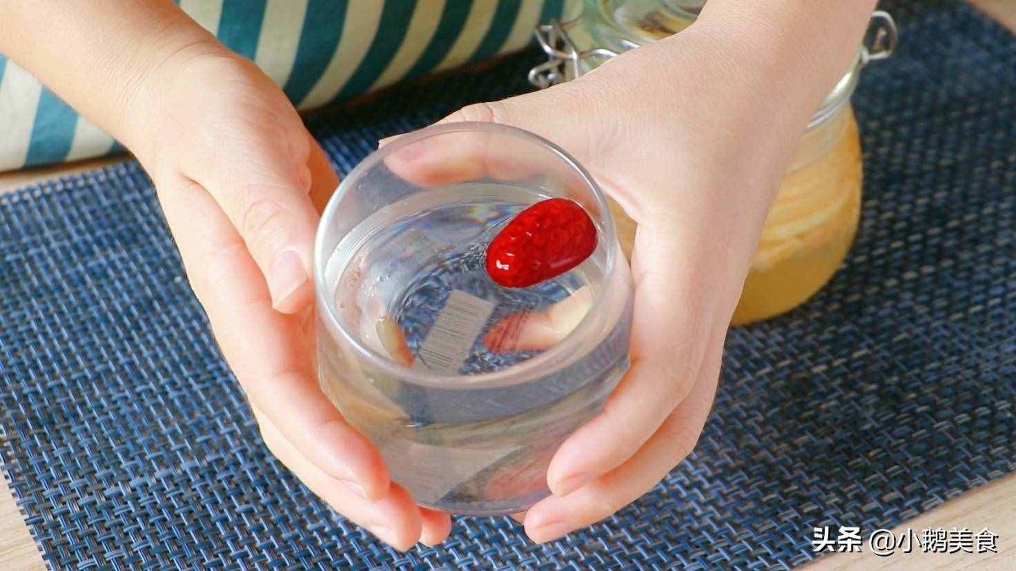自制蘋果醋，做法簡(jiǎn)單，健康零添加，5塊錢做1罐，能喝一個(gè)月