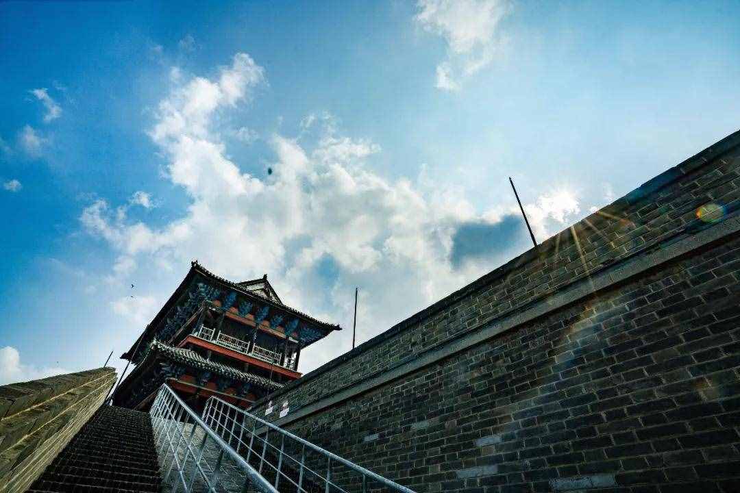 深藏在聊城古城區(qū)的這家「古風(fēng)客?！?讓每個(gè)人都想去睡一晚！