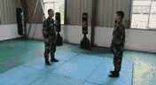 跟兵哥學幾招防身術(shù)，各種擒拿格斗教學都在這里