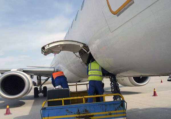 飛機(jī)托運行李規(guī)定2020 飛機(jī)托運行李怎么收費 飛機(jī)托運行李箱尺寸