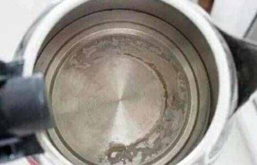 有水垢的水，還能放心喝嗎？水垢成分是鈣和鎂，學會三招來祛除
