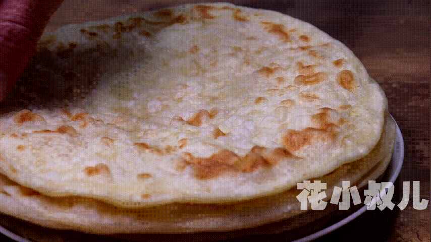 烙餅這樣和面，只用一個(gè)竅門，柔軟拉絲不干硬，吃著香不油膩