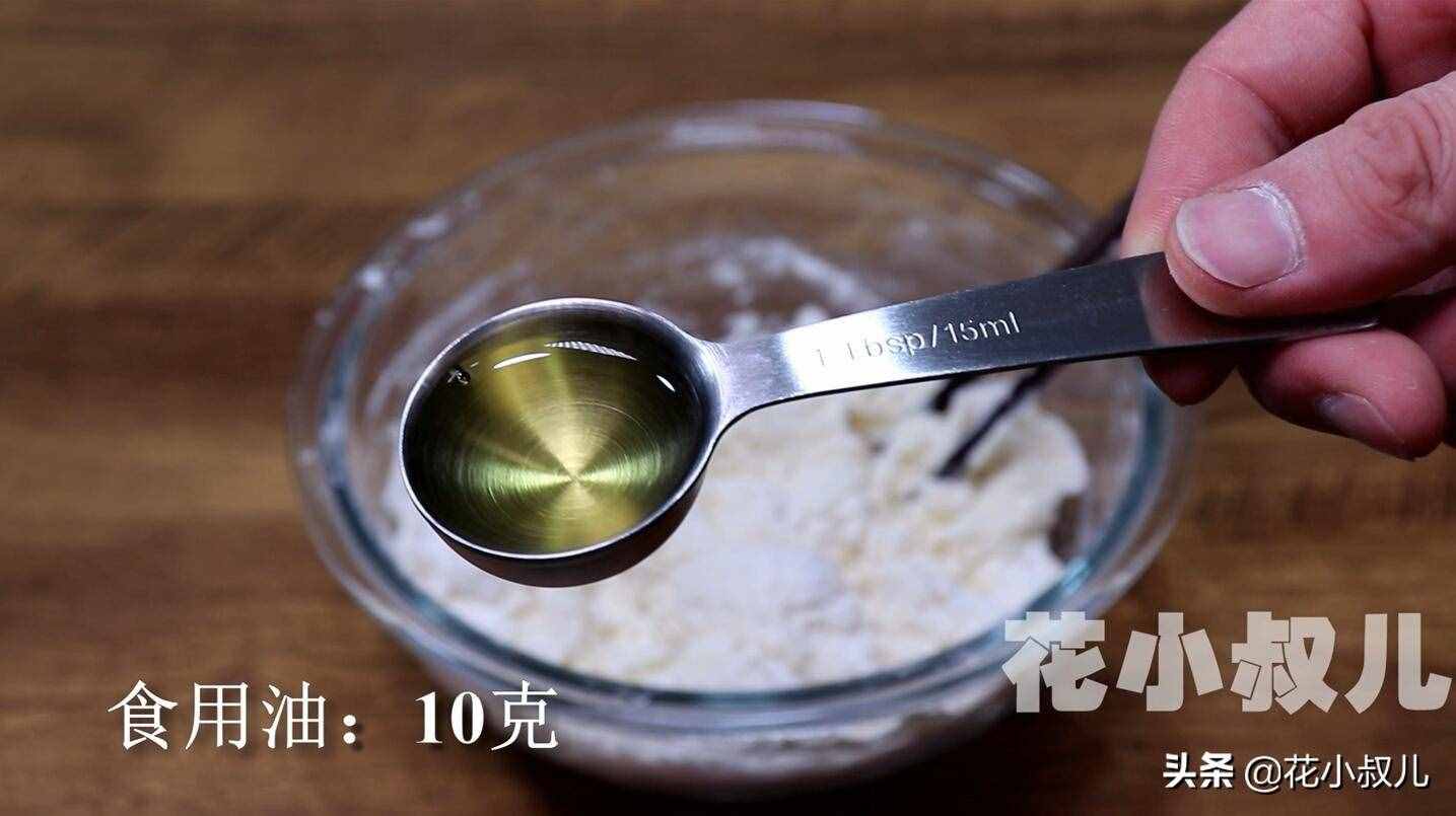 烙餅這樣和面，只用一個(gè)竅門，柔軟拉絲不干硬，吃著香不油膩