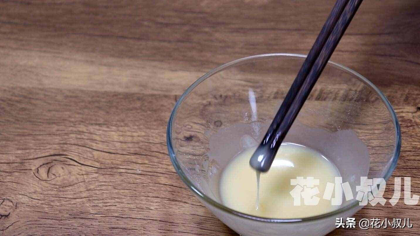 烙餅這樣和面，只用一個(gè)竅門，柔軟拉絲不干硬，吃著香不油膩