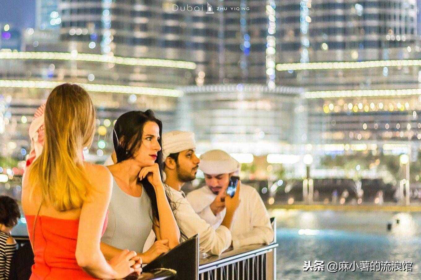 迪拜這次又逆天了！世界最壯觀的音樂(lè)噴泉，水柱噴到50層樓高