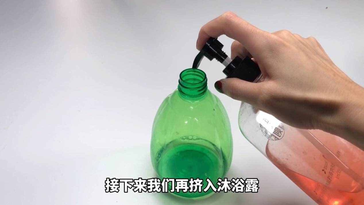 羽絨服不要干洗，教你自己在家洗羽絨服，洗厚的羽絨服干凈又保暖