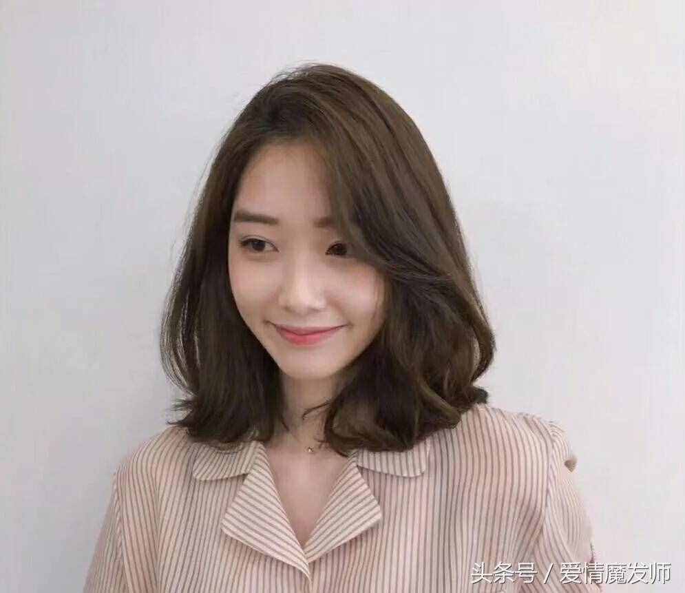 今年發(fā)型這樣燙、中長(zhǎng)卷發(fā)更耐看！