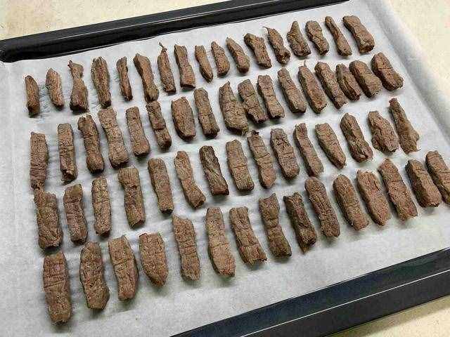 爺爺珍藏38年牛肉干配方，內蒙最專業(yè)做法，保證牛肉筋道味道香