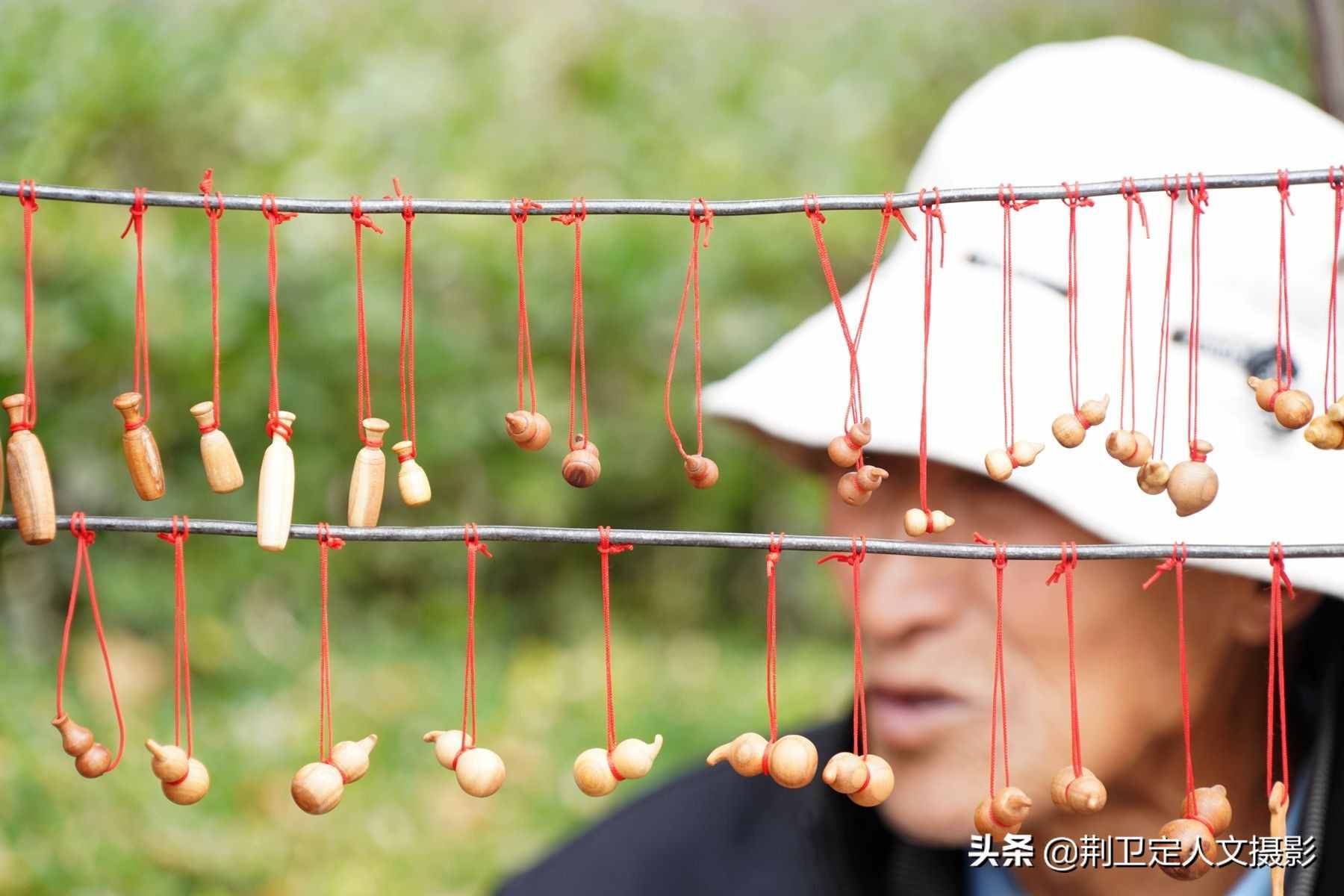78歲農(nóng)民大爺，12根木棍做出木工車床，用了60年成傳家寶
