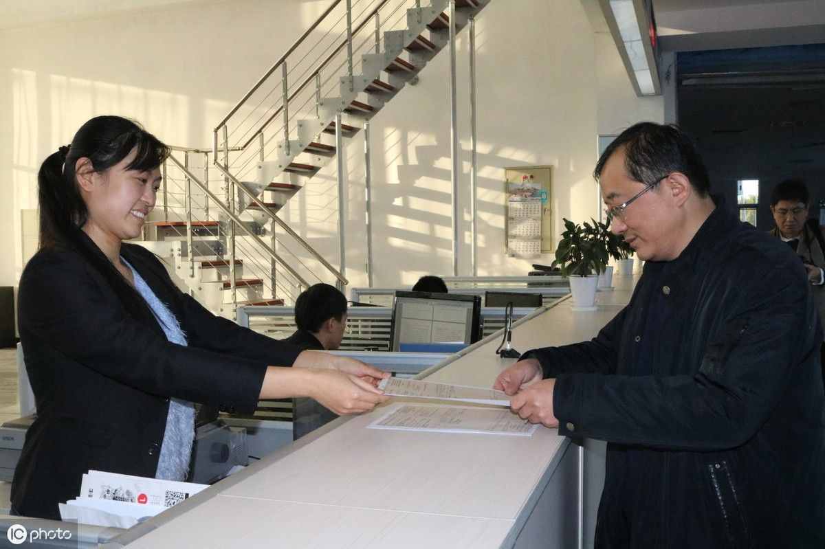 誰說文科就業(yè)前景不好？來看看這十大高就業(yè)率專業(yè)及院校推薦