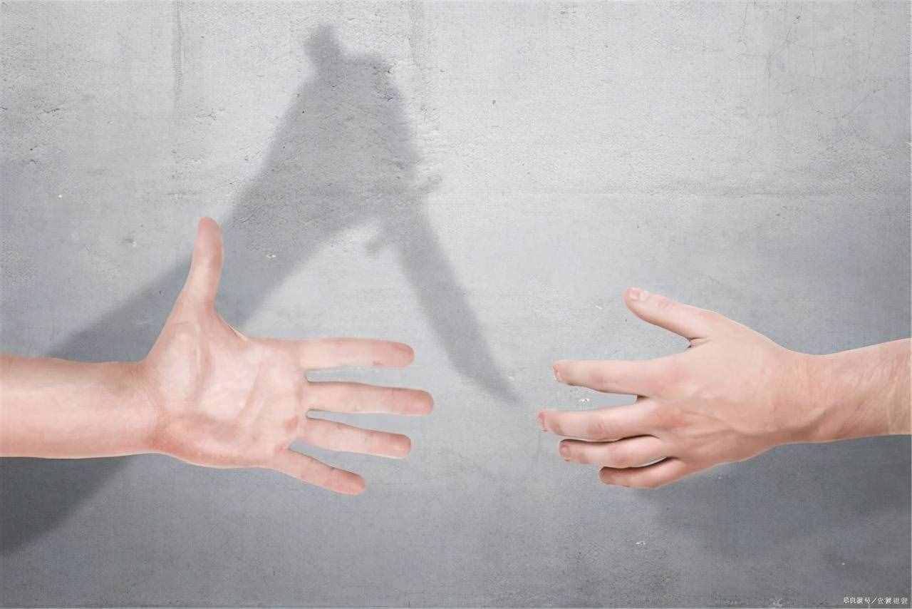 經(jīng)常出現(xiàn)幻覺妄想、行為怪異，很可能是患上了精神障礙