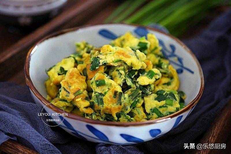 韭菜，不光可以拌餡兒，10種吃法，又嫩又香，學(xué)會(huì)后變著花樣做