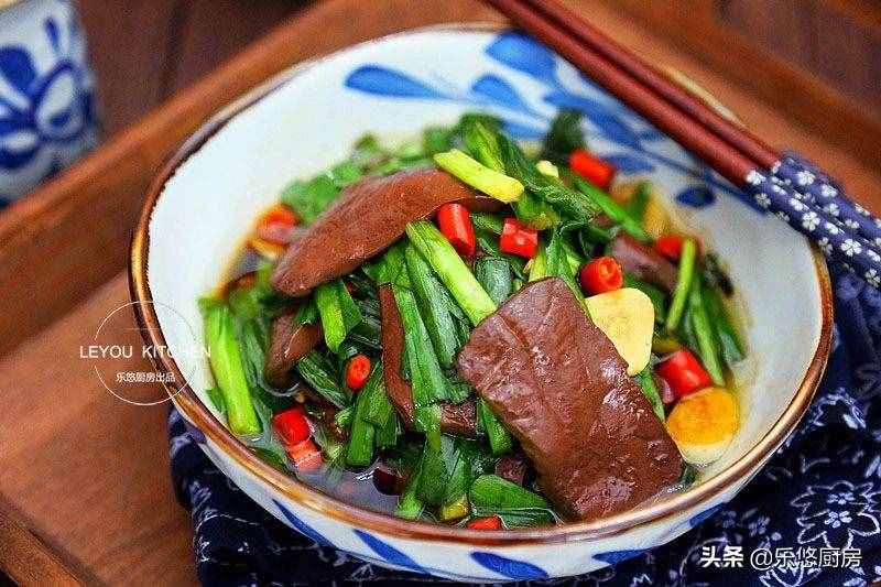 韭菜，不光可以拌餡兒，10種吃法，又嫩又香，學(xué)會(huì)后變著花樣做