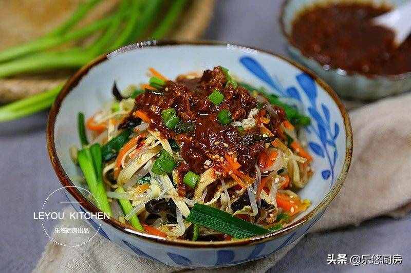 韭菜，不光可以拌餡兒，10種吃法，又嫩又香，學(xué)會(huì)后變著花樣做