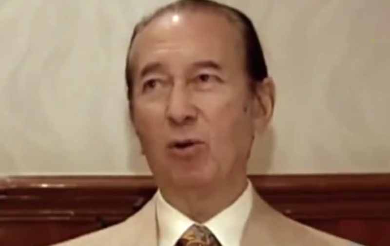賭王去世:何鴻燊怎么讀?何鴻燊簡歷照片家產(chǎn)有多少億