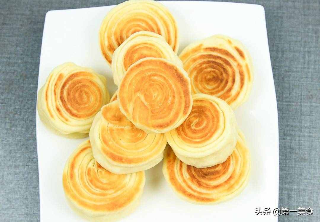 一碗面粉，一包牛奶，快速做出奶香盤(pán)陽(yáng)餅，香甜松軟，奶香四溢