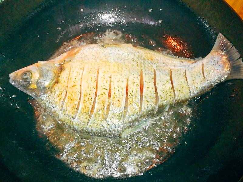 魚怎么做好吃？我有妙招，只因?yàn)榧恿怂?！不信你不愛? class=