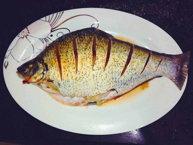 魚怎么做好吃？我有妙招，只因?yàn)榧恿怂〔恍拍悴粣郏? class=