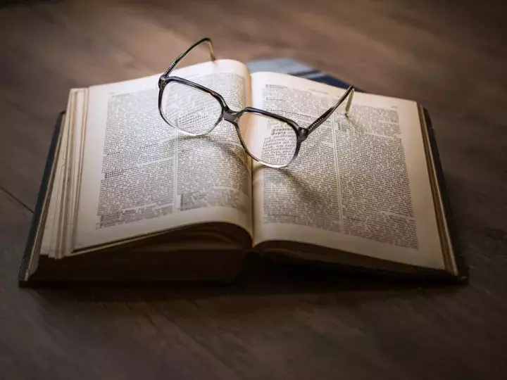 把book翻譯成書本，錯得讓你懷疑人生！