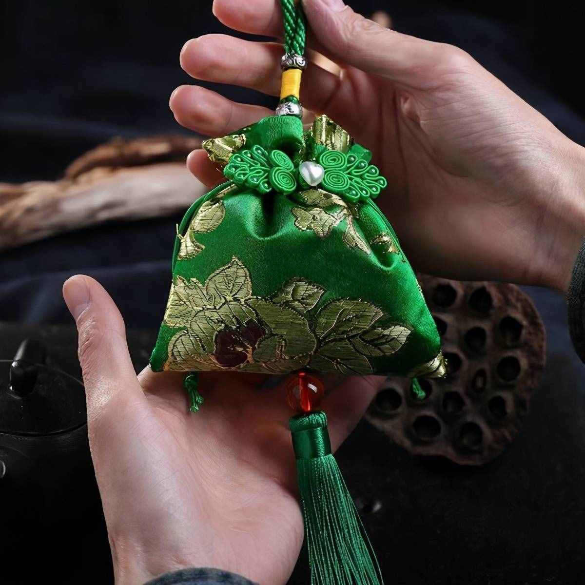 恰是清香縈繞時(shí) 你的香囊用對(duì)了嗎？