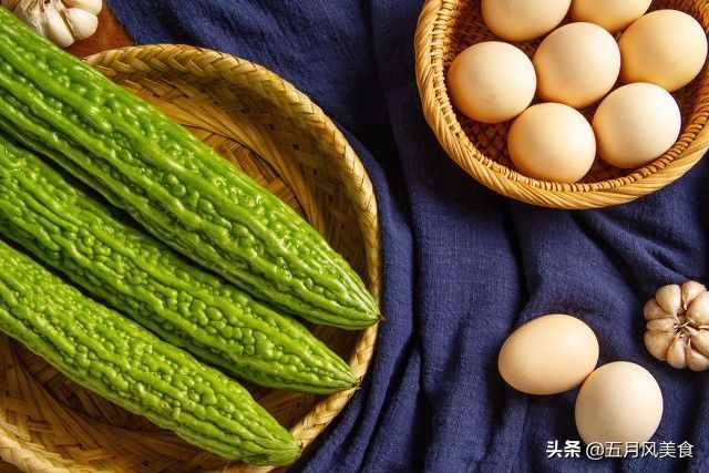 它小名叫花姑娘，菜籃子里的君子菜，入夏常吃苦瓜消暑又下火