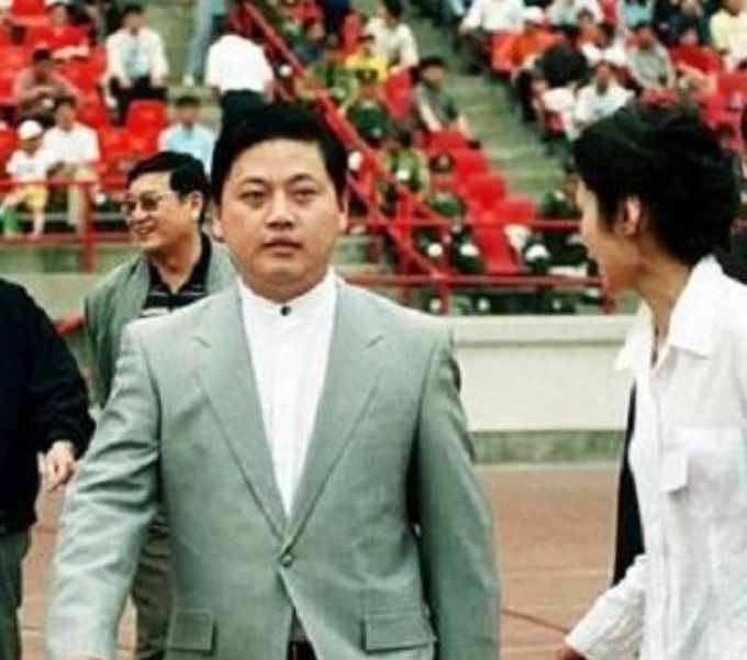 白手起家的浙江首富王均瑤，38歲患癌離世，17歲兒子繼承億萬家產(chǎn)