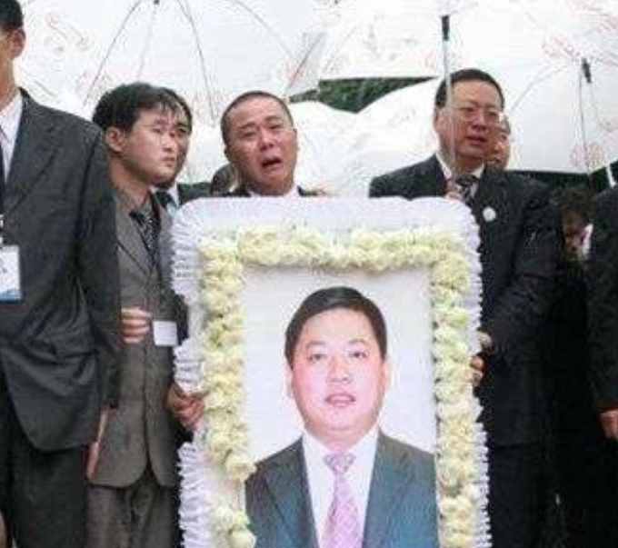 白手起家的浙江首富王均瑤，38歲患癌離世，17歲兒子繼承億萬家產(chǎn)