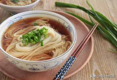 中伏到，俗語“頭伏餃子二伏面”，為何二伏要吃面，有啥說法嗎？