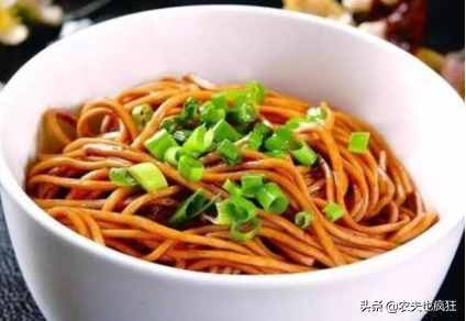 中伏到，俗語“頭伏餃子二伏面”，為何二伏要吃面，有啥說法嗎？