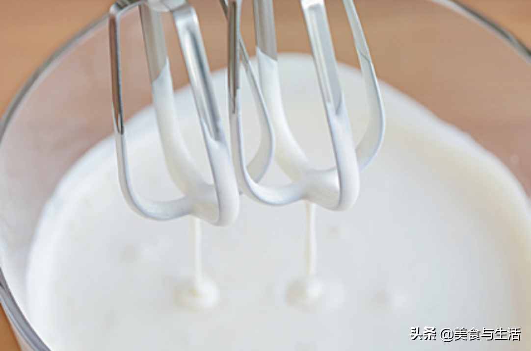 打發(fā)淡奶油的正確方式，這樣烘焙成功率高，快來(lái)學(xué)學(xué)吧