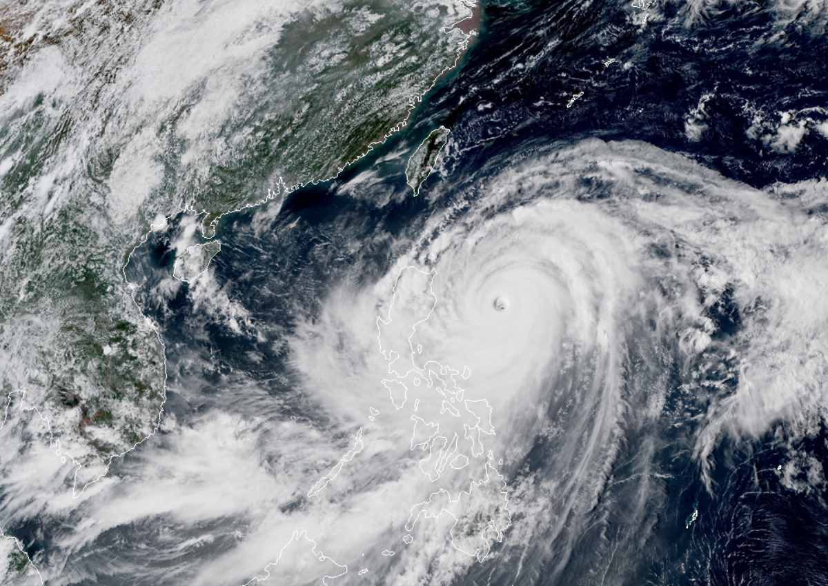 臺風(fēng)山竹太大了！大到讓權(quán)威專家害怕：比美國“史詩級颶風(fēng)”還大