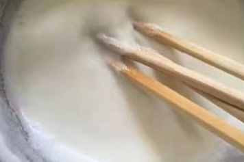 沒有打蛋器如何把蛋白打成泡沫