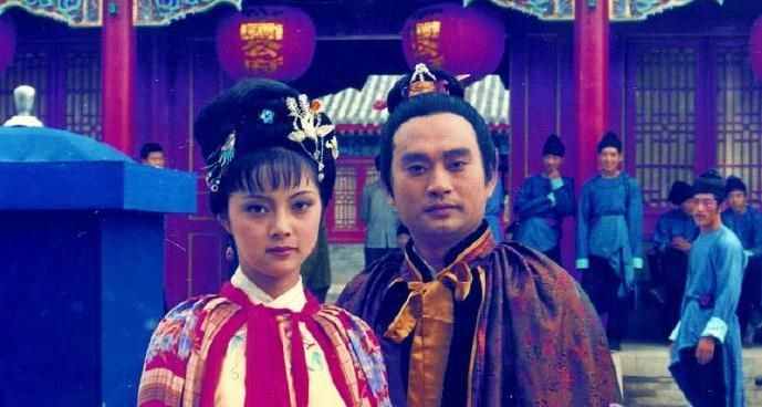 秦可卿原本不姓秦，她的親生父母是誰？兩個線索暴露了真相